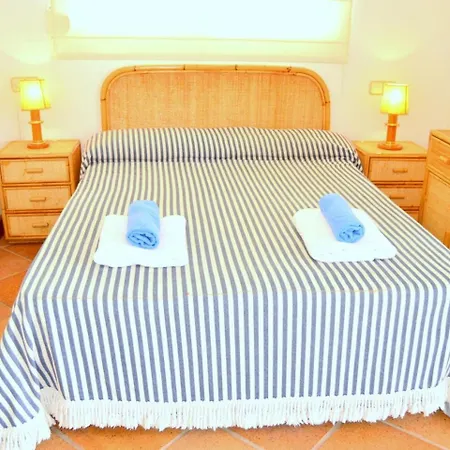Front De Apartment